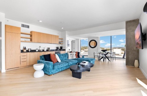 Hollywood Apartment | Rooftop Pool Modern 2BR, 2BA - Panoramic Hollywood views