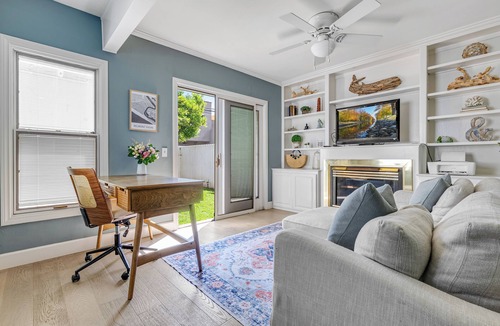 Belmont Shore House | Rose Cottage Belmont Shore-Pet Friendly Beach Home 3B/2B & Garage Parking