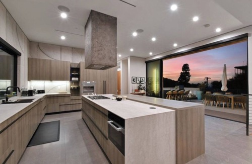 Sherman Oaks House | Round Valley Residence - Sherman Oaks Hillside Retreat with Pool and Spa