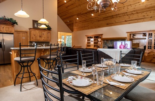 Montgomery Estates House | S. Tahoe Luxury Home, 5 Minutes to Heavenly lodge