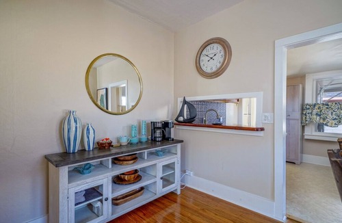 Pacific Grove House | Saltbox - Pacific Grove House - Two Blocks to Beach and Downtown!
