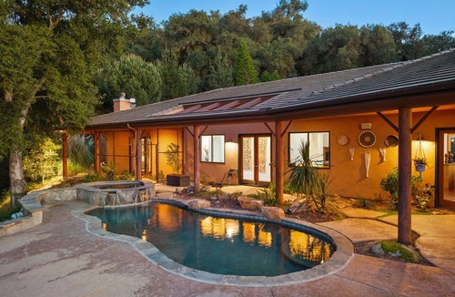 Fallbrook House | San Diego -Fallbrook- LAKEFRONT resort Style Lakehouse w/Pool,Spa, Beaches close