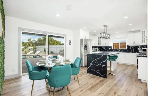 Mount Helix House | San Diego Luxury Home w/Heated Pool and Spa!