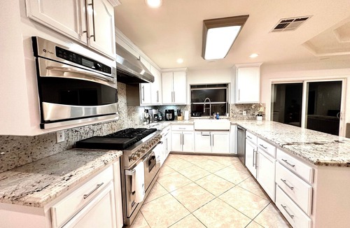 Southwest Anaheim House | Santa Ana Royal prestige home/pool-spa resort style/Disneyland/Beaches/16guest