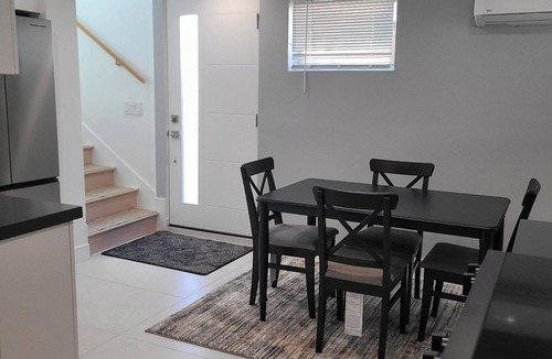 Sunset Park Condo | Santa Monica Special 4800/Mo 2Bd 2Ba like a house