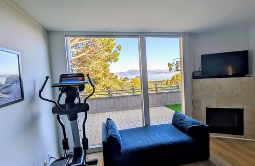 Marin City House | Sausalito Retreat with Water Views and AC - 30-DAY MINIMUM STAY JUNE 26 - AUG 8