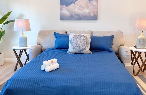Huntington Beach House | SeaRenity Luxury Heated Pool & Jacuzzi Home Near Beach