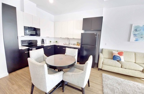 Little Tokyo House | Serene 2BR Penthouse at LA Escape