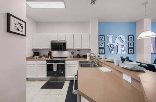 Sunset Lakes House | Serene 3BR Encantada Retreat with Private Pool Near Disney