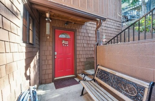 Blue Jay House | Serene 6-bedroom lake front house in beautiful Lake Arrowhead
