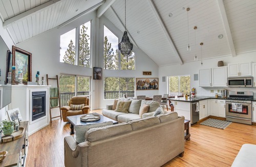 Big Bear City Cabin | Serene Big Bear Retreat w/Hot Tub + Game Room!