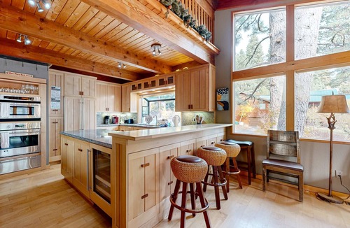 Ponderosa Palisades House | Serene home with fireplace, wood stove, kitchen, W&D, hot tub, & gas grill