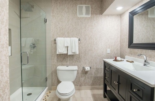 Barron Park Hotel | Serene Unit with Outdoor Heated Pool, Free Parking & Breakfast Near Stanford