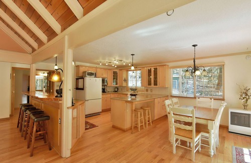Mount Shasta House | Shasta Woodlands a Beautiful home In Mt. Shasta.
