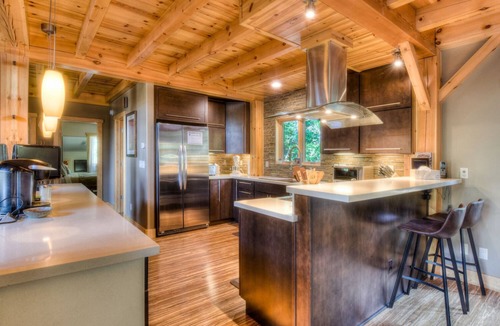 Country Club Estates House | Shining Shire - Sauna, steam shower, very cool!