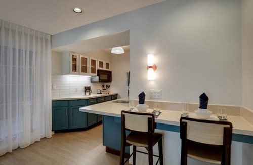 Sunnyvale Hotel | Short Drive to Shoreline Amphitheatre! 1BR Accessible Room w/Free Breakfast!