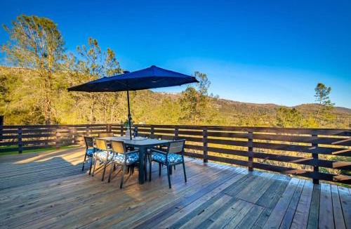 North Fork House | Sierra Vista by Willowbend Creek and waterfalls, Sleeps 16, with Hot tub, Play Yard, Arcade