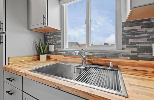 Hawthorne Apartment | Skyview Terrace Home Near Beach & SoFi