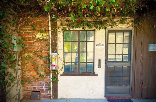 Beachwood Canyon Apartment | Small studio apartment, Beachwood Canyon. Summer rental only.