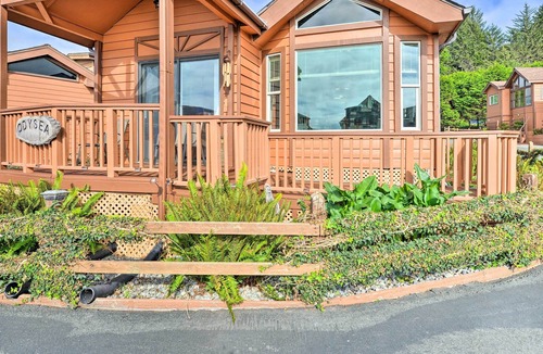 Smith River Cabin | Smith River Coastal Cabin w/ Private Hot Tub!