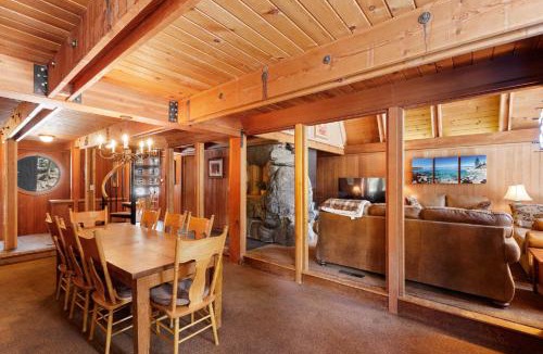 Alpine Meadows House | Snowy Paws at Alpine Meadows by Tahoe Getaways - Pet-Friendly with Amazing Views & Close to Slopes!