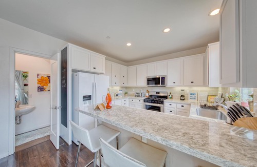 Santa Rosa House | Sonoma Wine Country Getaway | Winemaker’s Home with Modern Comforts