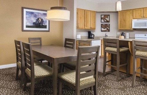 Windsor Condo | Sonoma | Wine Trails & Pool | 3BR Sleeps 8
