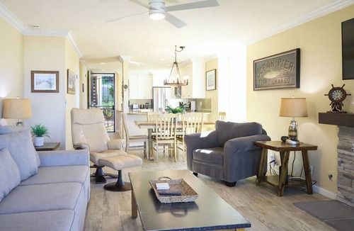 Townsite Condo | Sounds of the Ocean Harbor Views Walk to Shop and Dine.
