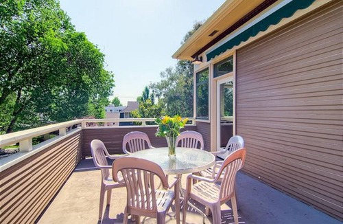 Paso Robles House | Spa + Chef's Kitchen | Downtown Paso Robles | Downtown Diggs