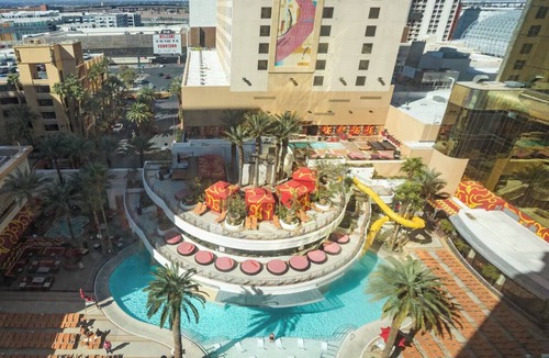 Sunrise Manor Hotel | Spa Room - Spa Tower Accommodation at Golden Nugget Las Vegas