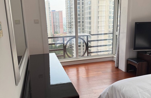 Middle Chaoyang Condo | Spacious 3-bedroom apartment in prestigious Beijing Palm Springs Int’l Apartment