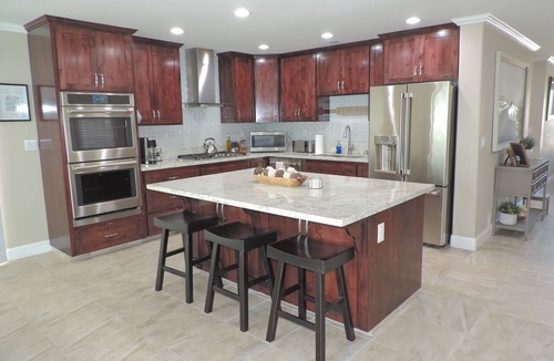 Clovis House | Spacious 4-bedroom house in tranquil Clovis with AC and gym