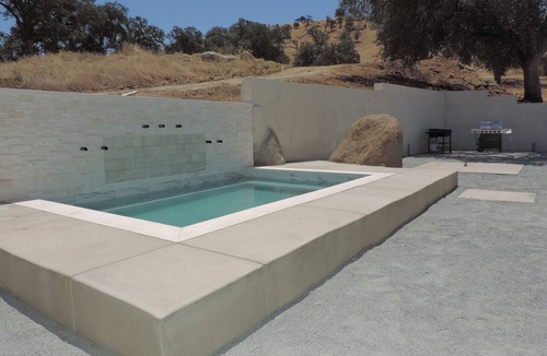 Clovis House | Spacious 4-bedroom house in tranquil Clovis with AC and gym