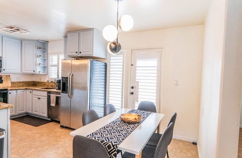 Sacramento House | 🏡 Spacious 4BR Home Near Cal Expo | Family + Pet Friendly