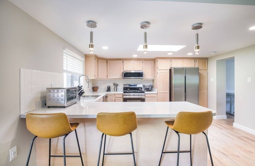 Fletcher Hills House | Spacious 4BR + Loft - Fletcher Hills Retreat