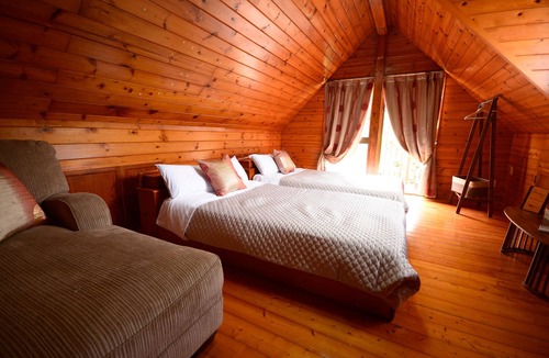 Maeganeku Hotel | Spacious 4LLDK 230 square meter log house 35 ni/Kunigami-gun Okinawa