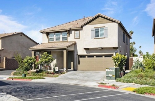 Riverside House | Spacious 5-bedroom house in Riverside