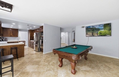 Palmdale House | Spacious 5-bedroom house in hillside of Palmdale