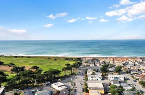 Sharp Park House | Spacious 5BR Coastal Retreat - 8 Beds Beach & Golf - Old