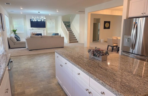 Ontario House | Spacious 6BR Home 8 Beds Arcade Machine Near Ontario Mills, Airport & Freeways