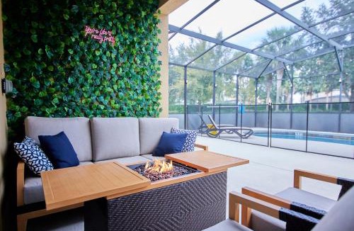Loughman Villa | Spacious 6BR Villa with King Beds, Pool & Spa