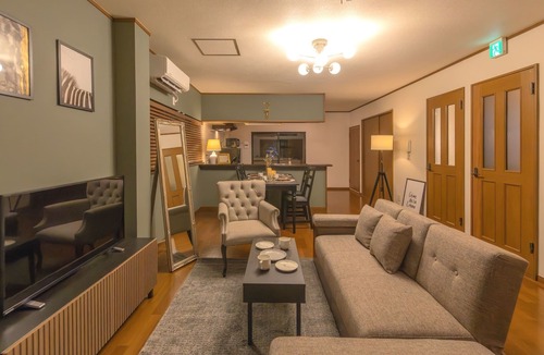 Konohana Apartment | Spacious designer apartment welllocated next to Universal Studios Japan with space for 8 pax - It to the USJ/Osaka Ōsaka