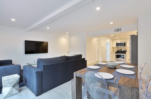 Ocean Park Apartment | Spacious Family-Sized Apartment. Amazing views steps from the beach!
