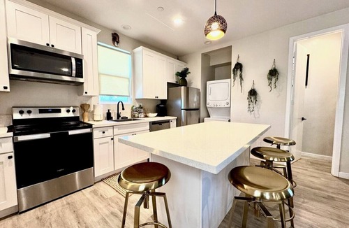 City Heights House | Spacious Golden Safari Townhome