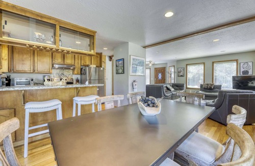 South Lake Tahoe House | Spacious home for families - walk to Heavenly & the beach