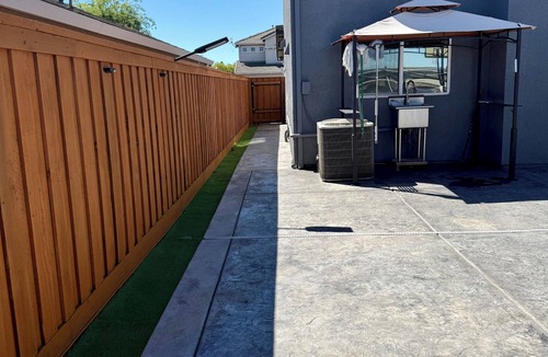 North Natomas House | Spacious Modern 4BR Home-Family-Friendly Stay, Near Airport