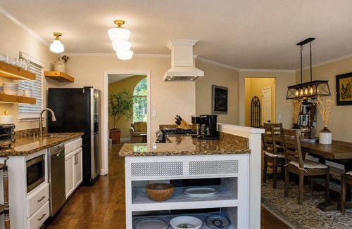 Sonoma House | Spacious Oasis Hot Tub Backyard Garden 3BR/2BA