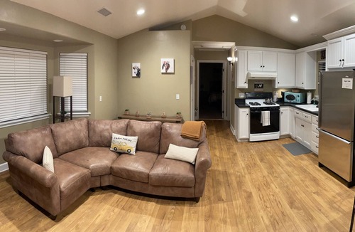 Santa Ynez House | Spacious One bedroom Guest House centrally located in the Santa Ynez Valley