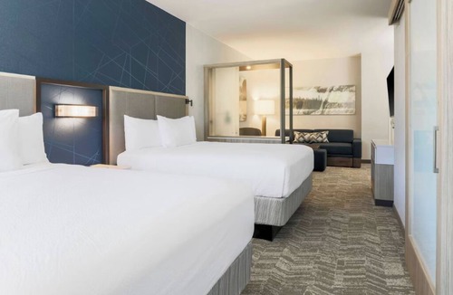 Truckee Hotel | Spacious Suite Near Lake Tahoe Perfect for Adventure + Families