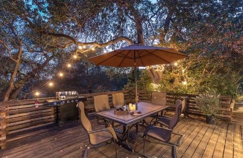 Mariposa Cabin | Spacious Yosemite Farmhouse Game Room EV Charger Pets Welcome